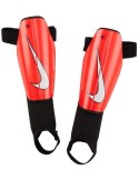 Fotbalové chrániče Nike Charge (červená)